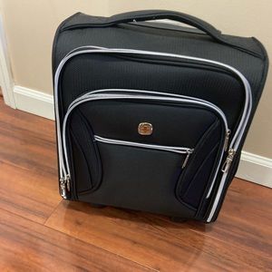 SwissGear under-seat carryon